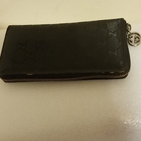 Authentic Gucci Wallet - Picture 5 of 10